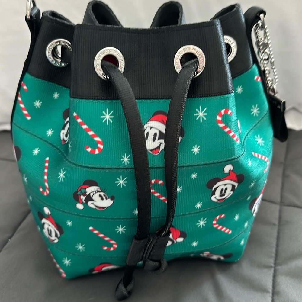 Harvey’s Disney Christmas crossbody/backpack